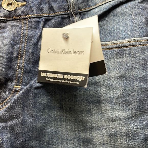 Calvin Klein ultimate boot, cut slim, fit jeans - Picture 5 of 9